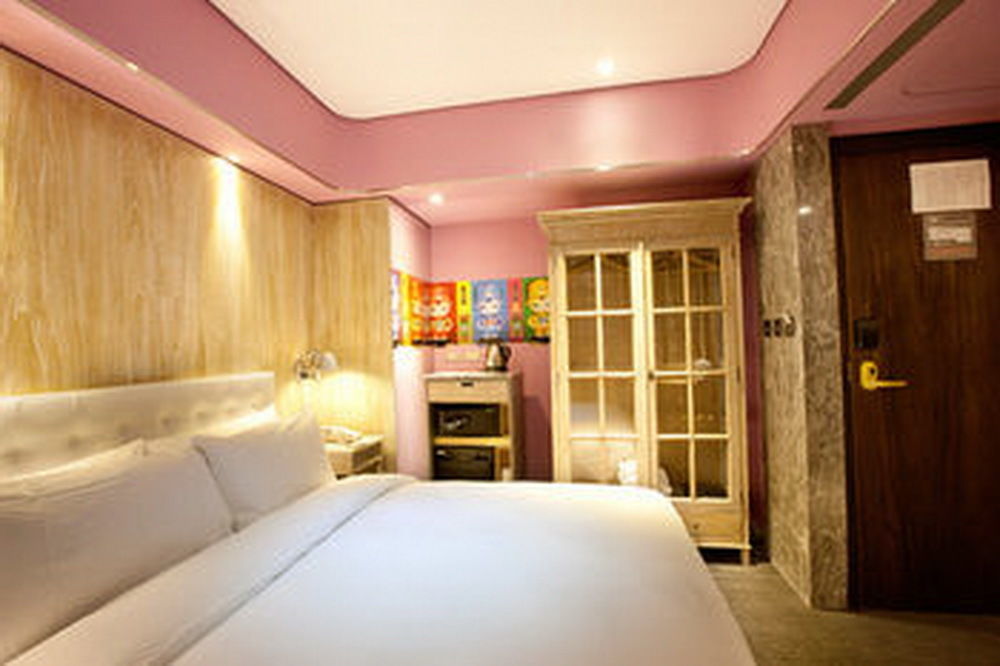 Inhouse Hotel Taipei Bagian luar foto